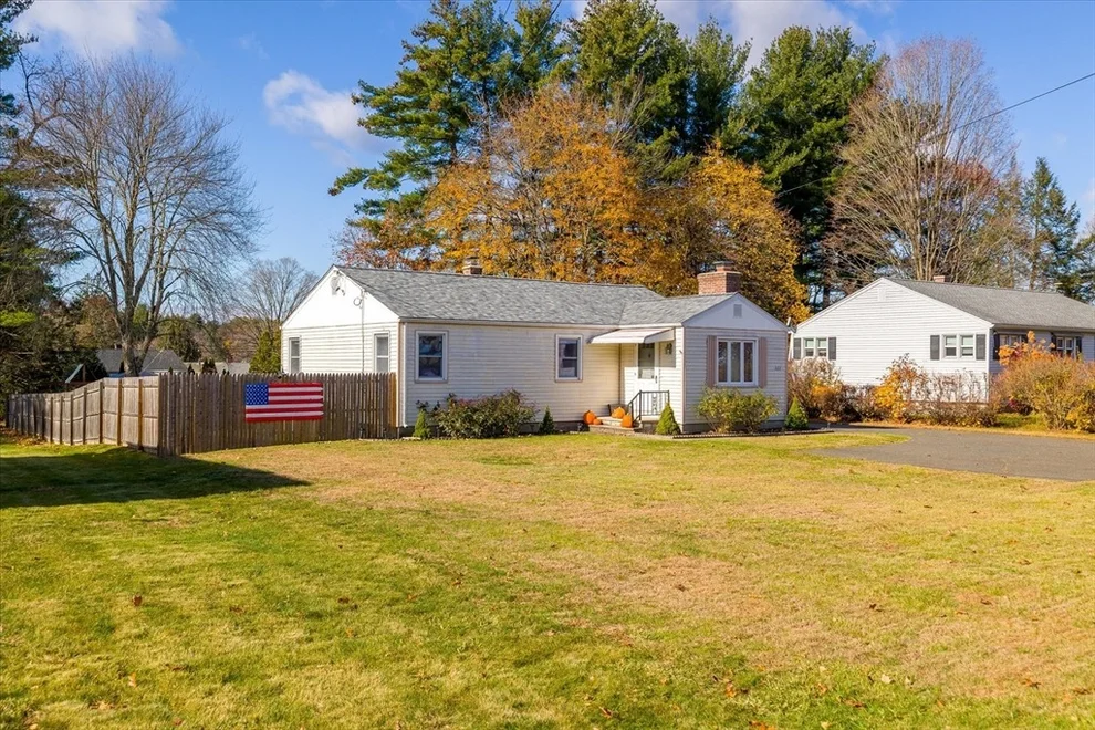 Unit for sale at 323 Southwick Rd, Westfield, MA 01085