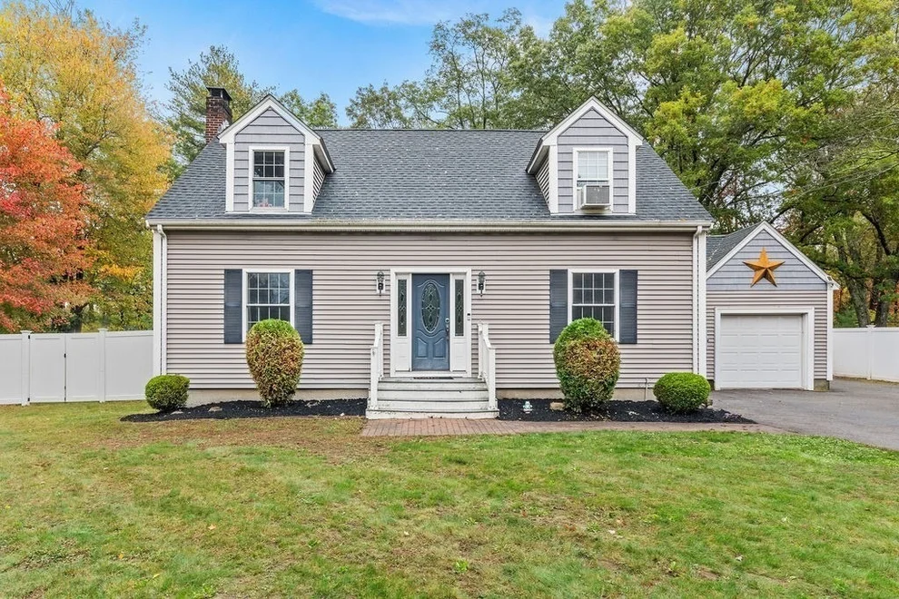 Unit for sale at 322 South Main St, Hopedale, MA 01747