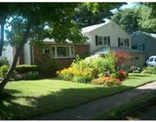 Unit for sale at 17 Lorraine Ter, Marblehead, MA 01945