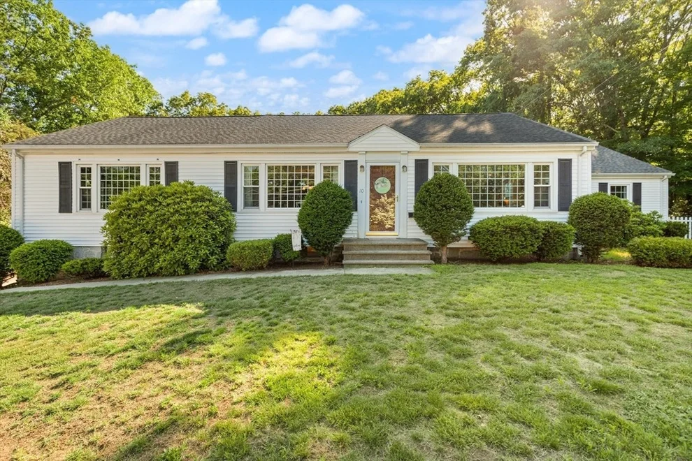 Unit for sale at 10 Hornbeam Hill Rd, Chelmsford, MA 01824