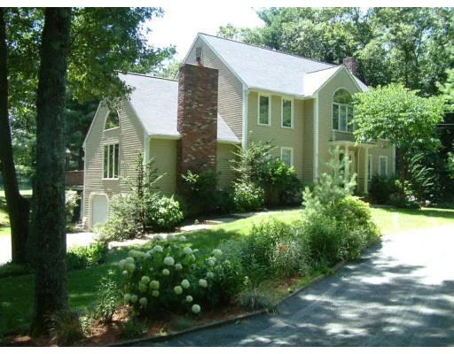 Unit for sale at 881 Franklin St, Wrentham, MA 02093