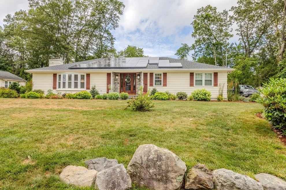 Unit for sale at 39 Sunset Dr, Seekonk, MA 02771