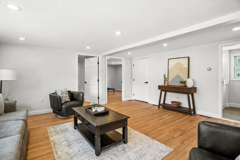 Unit for sale at 109 Maryland Rd, Tewksbury, MA 01876