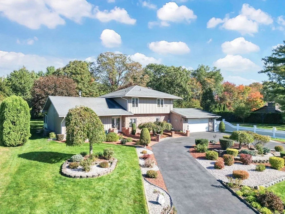 Unit for sale at 105 Higher Brook Dr, Ludlow, MA 01056