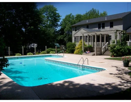 Unit for sale at 8 Valley Forge Dr, Shrewsbury, MA 01545