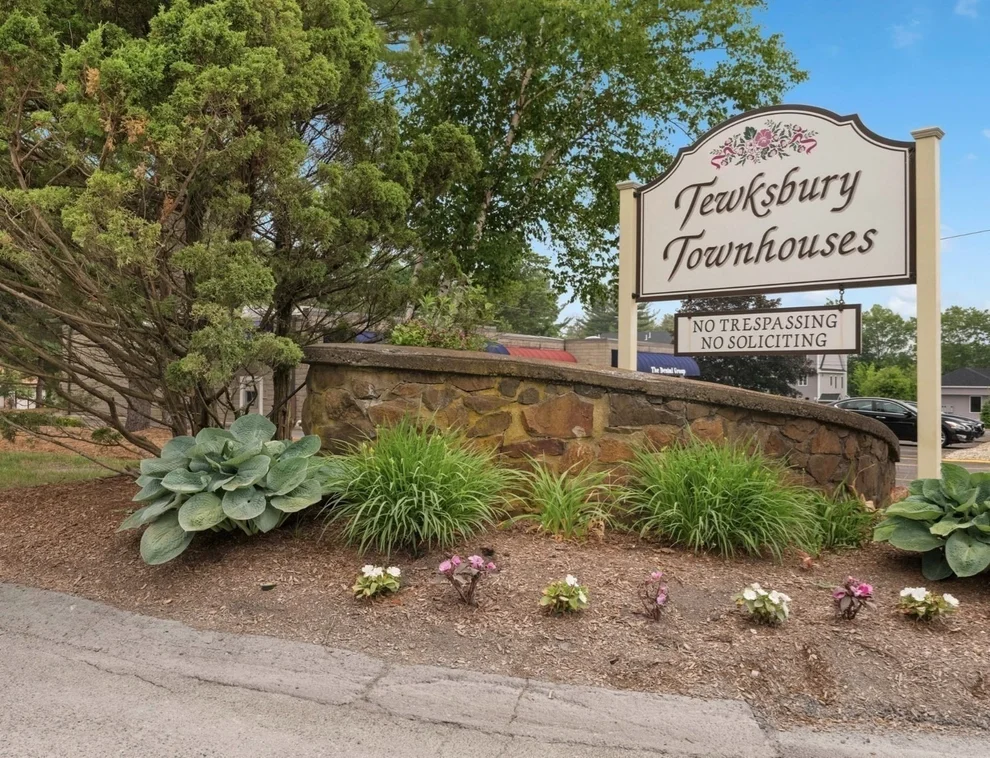 Unit for sale at 37 Decarolis Dr, Tewksbury, MA 01876