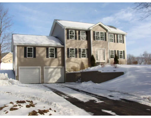 Unit for sale at 23 Frankland Rd, Ashland, MA 01721