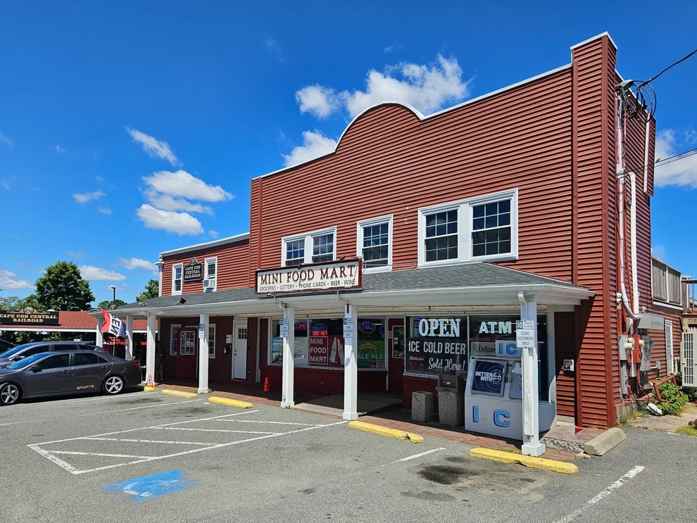Unit for sale at 252 Main St, Barnstable, MA 02601