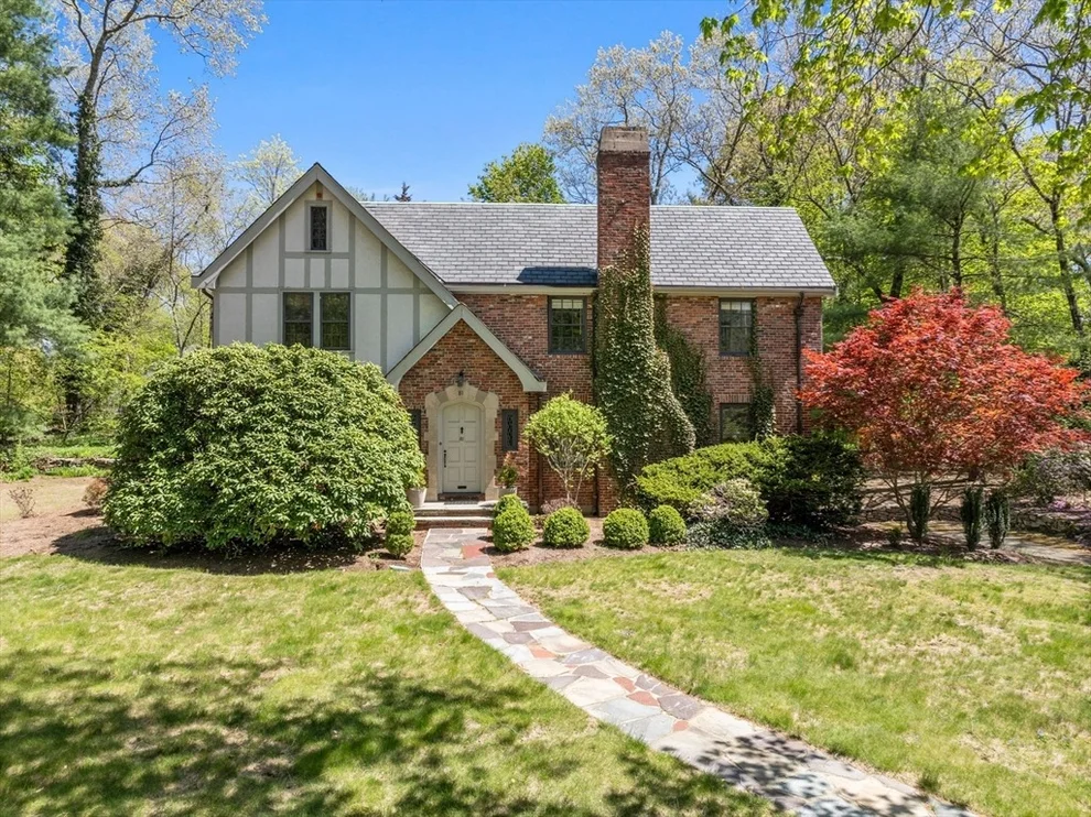 Unit for sale at 81 Garden Rd, Wellesley, MA 02481