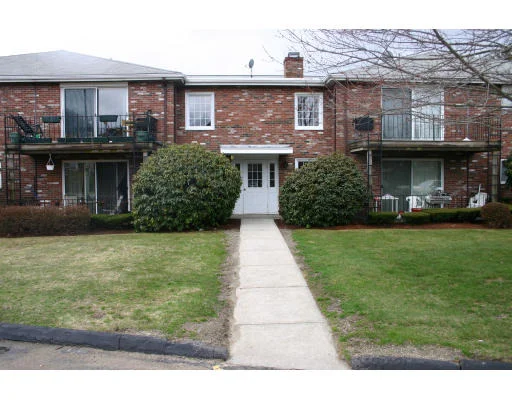 Unit for sale at 95 Fountain Ln, Weymouth, MA 02190