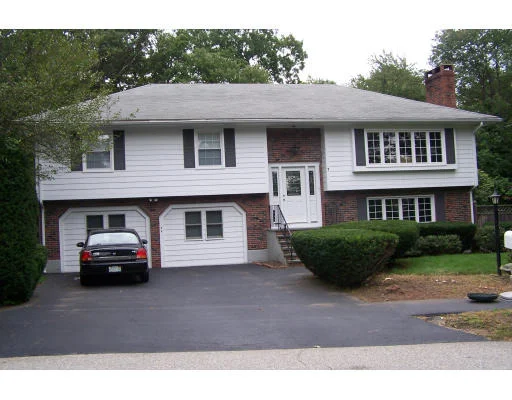 Unit for sale at 7 Gateway Circle, Reading, MA 01867