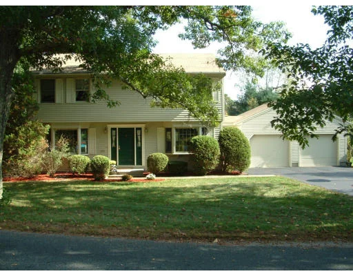 Unit for sale at 102 Fitzpatrick Rd, Grafton, MA 01519