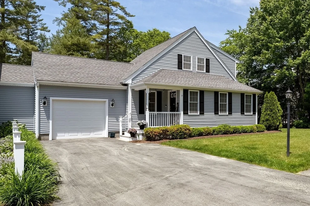 Unit for sale at 9 Elisha Dr, Middleboro, MA 02346