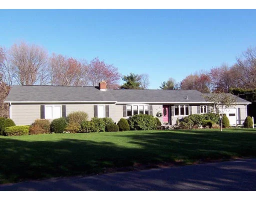 Unit for sale at 5 Holly Dr, East Longmeadow, MA 01028
