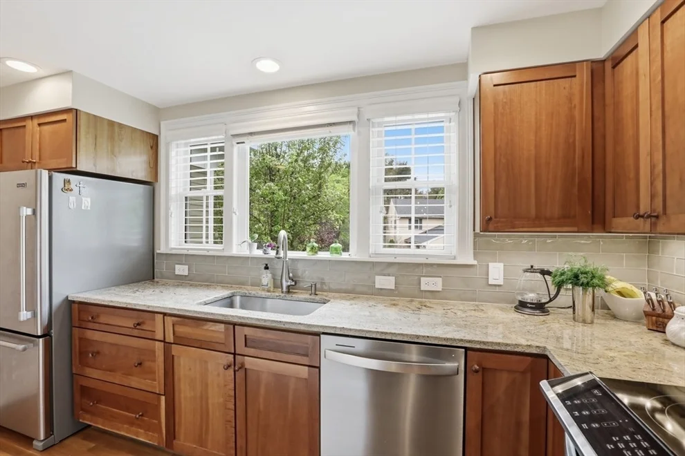 Unit for sale at 6 Safford St, Ipswich, MA 01938