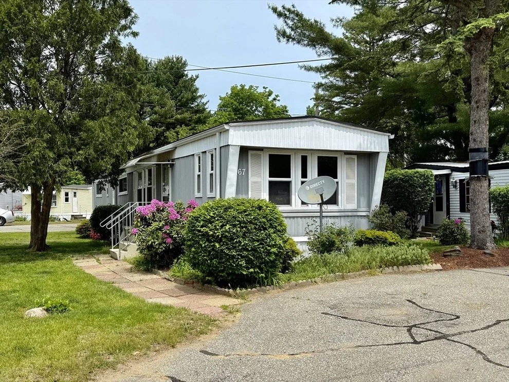 Unit for sale at 735 Memorial Dr, Chicopee, MA 01020