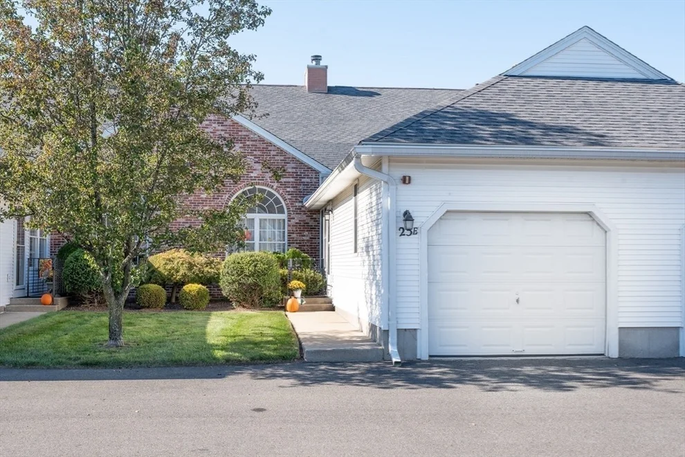 Unit for sale at 25 Castle Hill Rd, Agawam, MA 01001