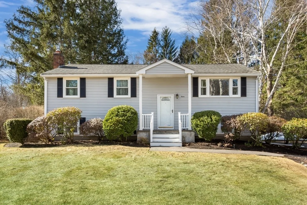 Unit for sale at 12 Harborwood Dr, Franklin, MA 02038