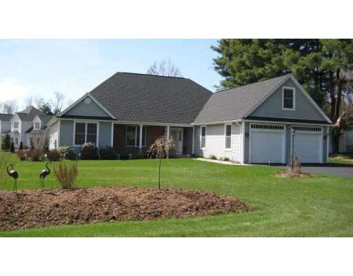 Unit for sale at 15 Deer Run Ter, East Longmeadow, MA 01028