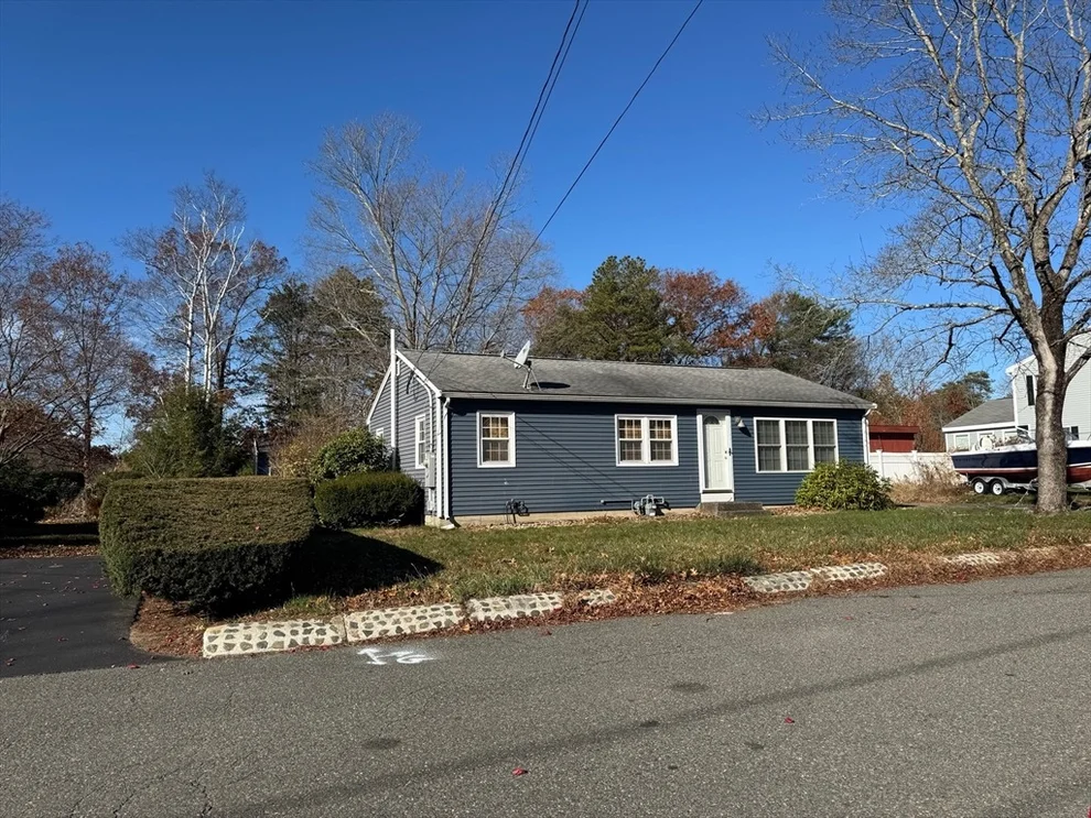 Unit for sale at 8 Hart Road, Newburyport, MA 01950