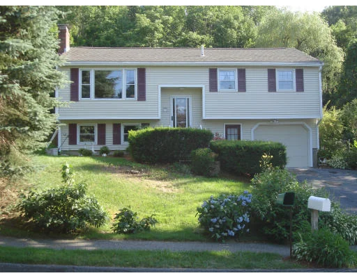 Unit for sale at 23 Fort Meadow Dr, Hudson, MA 01749