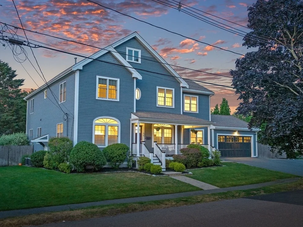 Unit for sale at 11 Stratford Rd, Marblehead, MA 01945