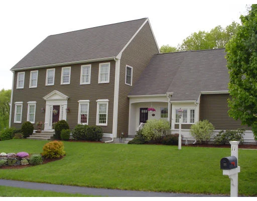 Unit for sale at 11 Birch Brush, Shrewsbury, MA 01545