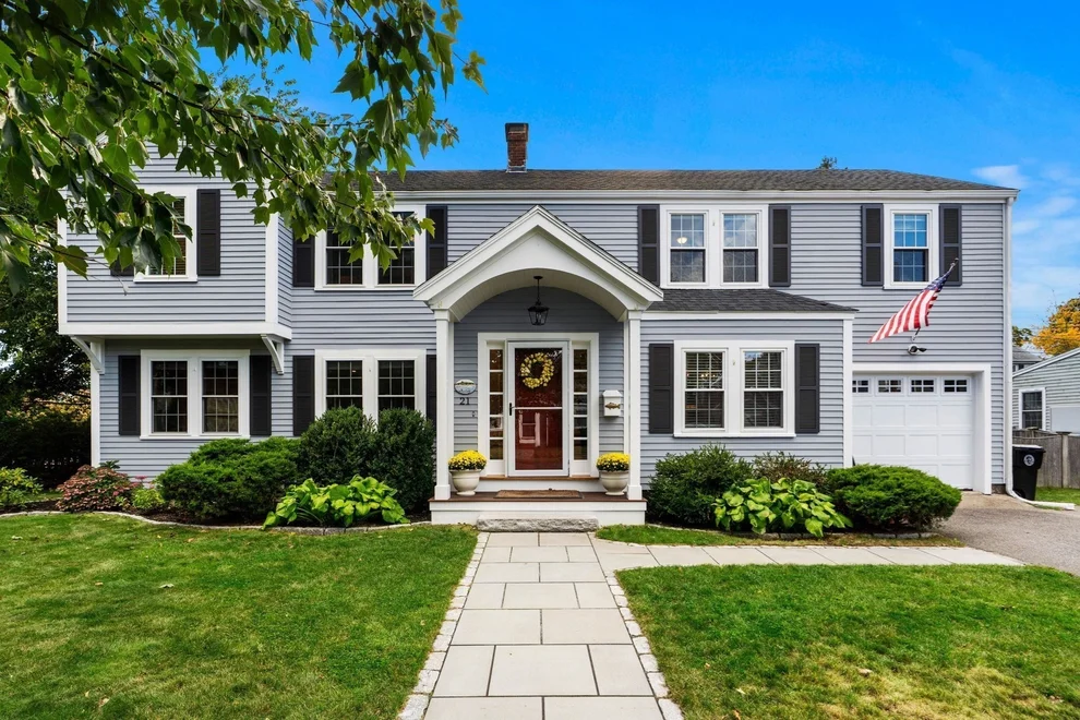 Unit for sale at 21 Hereford Rd, Marblehead, MA 01945