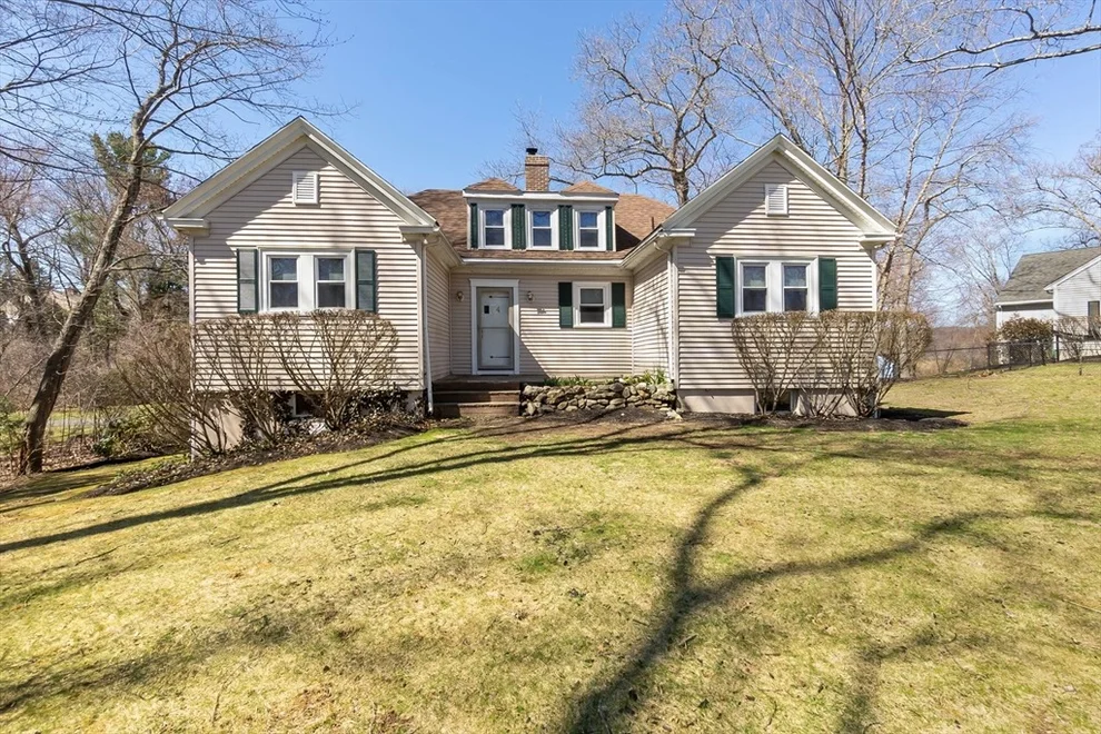Unit for sale at 4 Valley Rd, Danvers, MA 01923