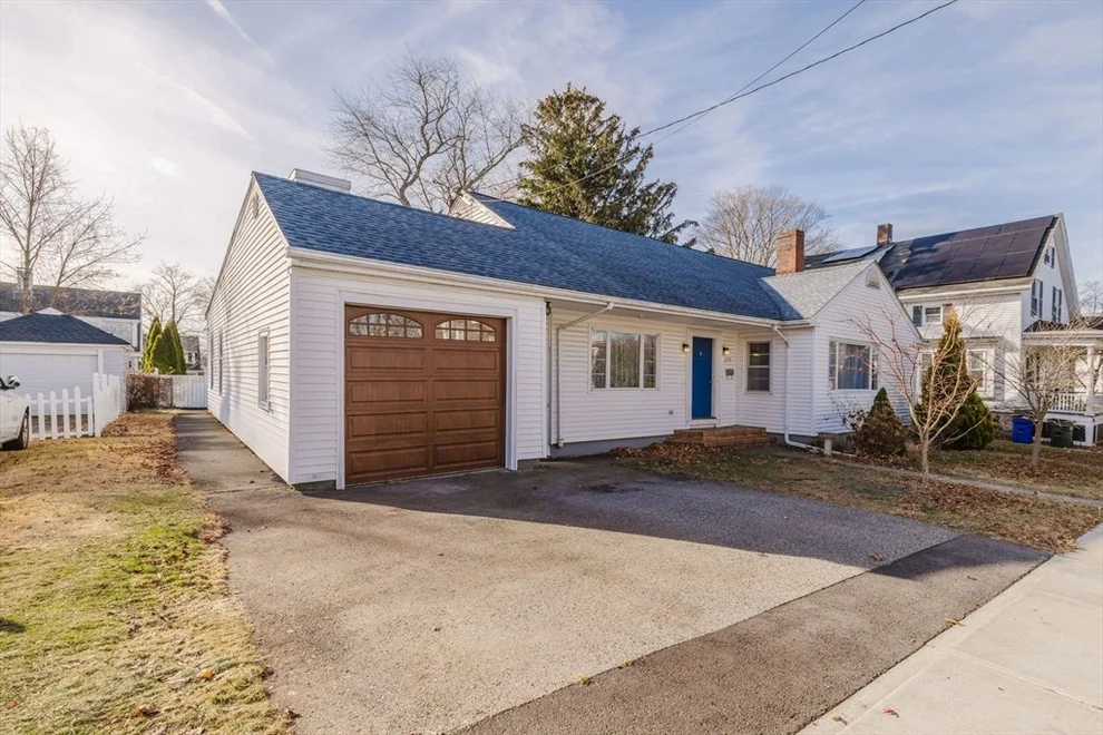 Unit for sale at 277 Valentine St, Fall River, MA 02720