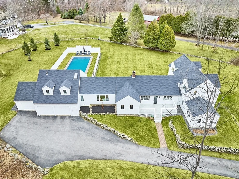 Unit for sale at 192 Middle St, West Newbury, MA 01985