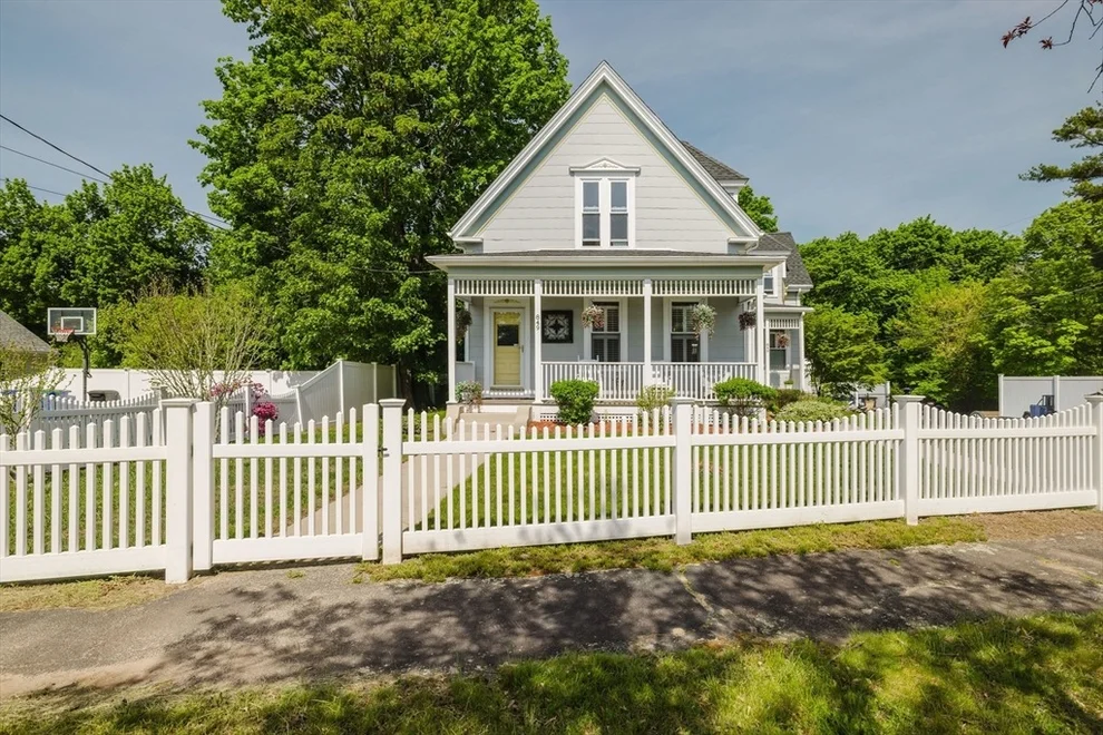 Unit for sale at 849 Union St, Rockland, MA 02370