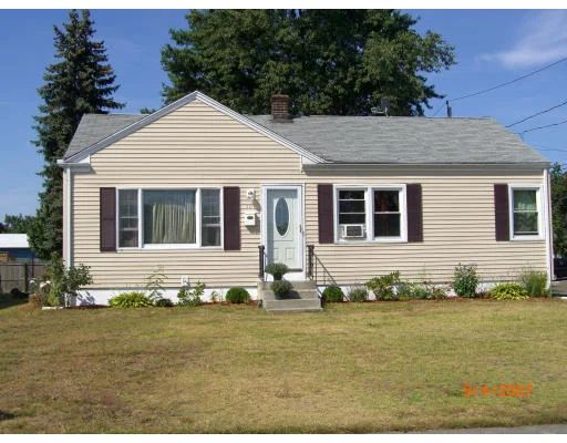 Unit for sale at 10 Woodcrest Cir, Chicopee, MA 01020