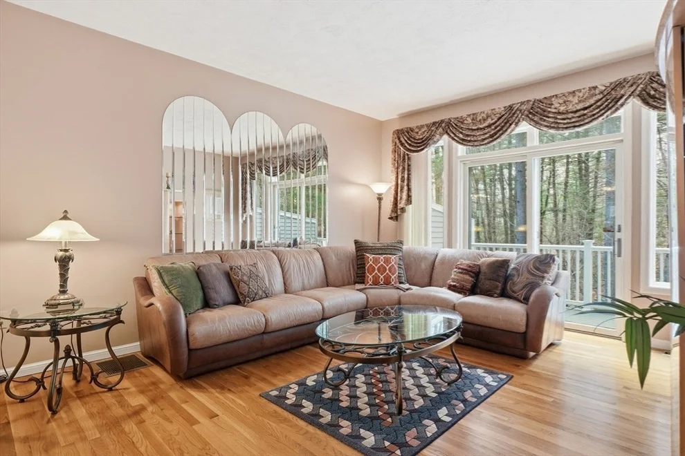 Unit for sale at 914 Sherwood Forest Lane, Saugus, MA 01906