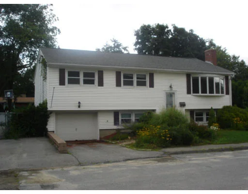 Unit for sale at 10 Briarcliff Dr, Auburn, MA 01501