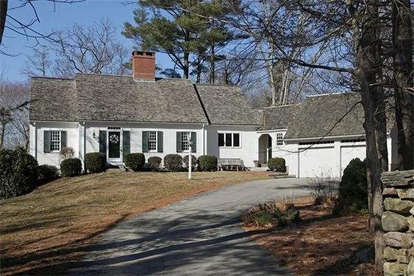 Unit for sale at 176 Lamberts Lane, Cohasset, MA 02025