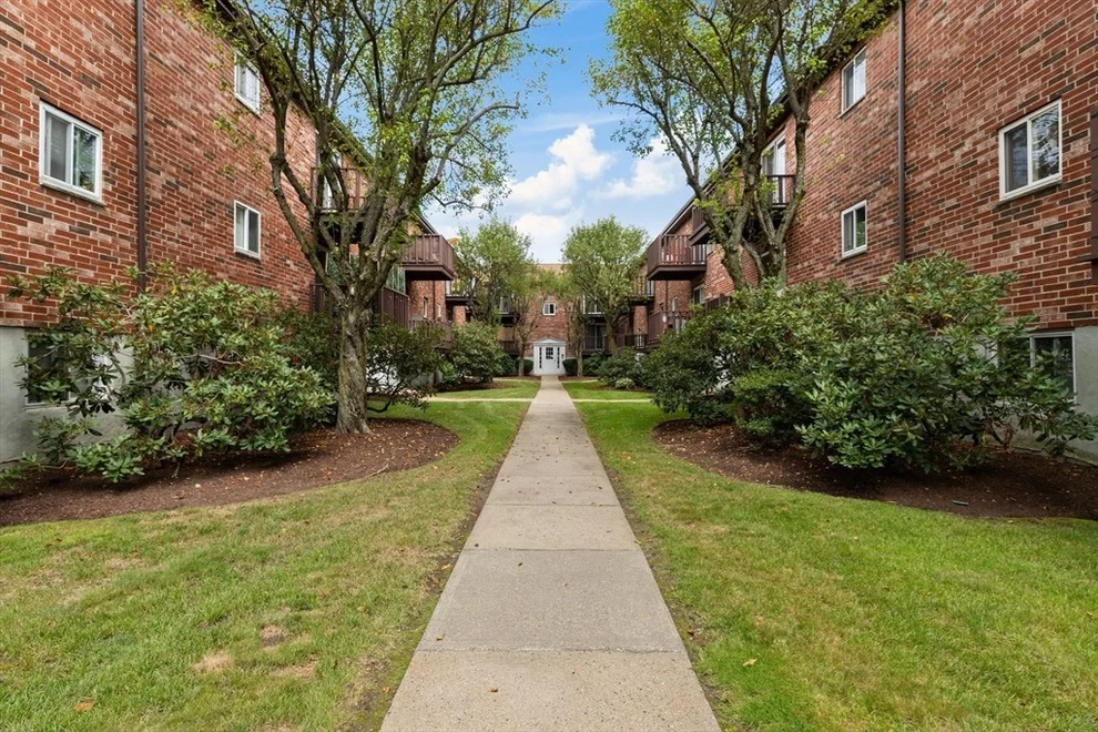 Unit for sale at 38 Westgate Rd, Boston, MA 02467