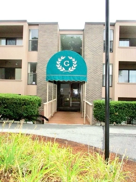 Unit for sale at 26 Shrewsbury Green Dr, Shrewsbury, MA 01545