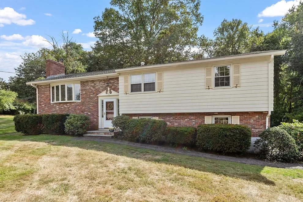 Unit for sale at 4 Mansfield Drive, Chelmsford, MA 01824
