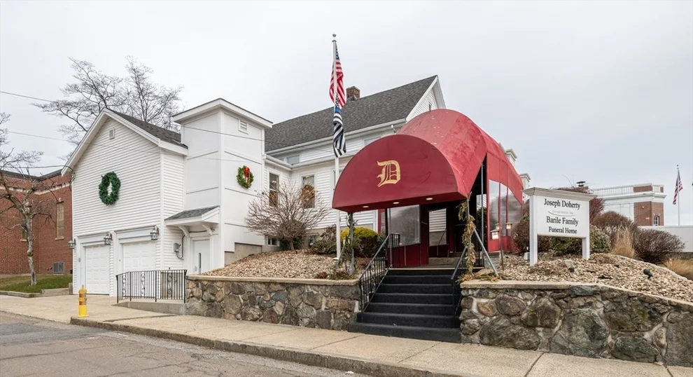 Unit for sale at 11 Linden Street, Reading, MA 01867