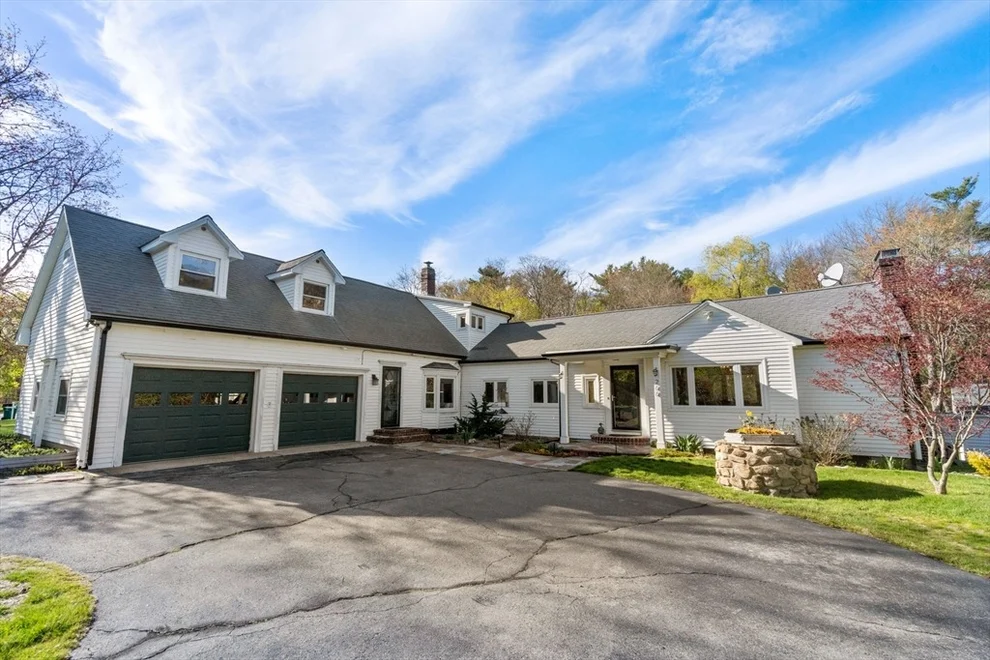 Unit for sale at 266 Willow St, Mansfield, MA 02048