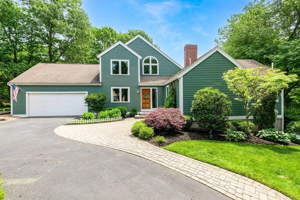 Unit for sale at 8 Middlebury Ln, Beverly, MA 01915
