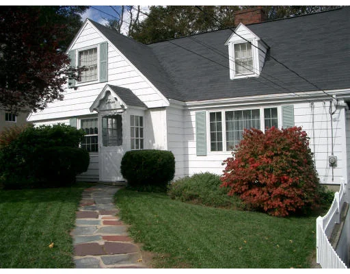 Unit for sale at 3 Western Ave, Wakefield, MA 01880