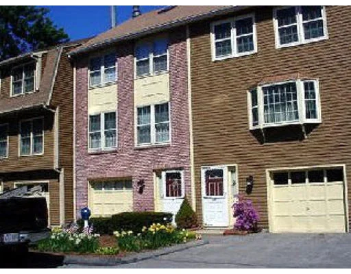 Unit for sale at 139 Heritage Dr, Tewksbury, MA 01876