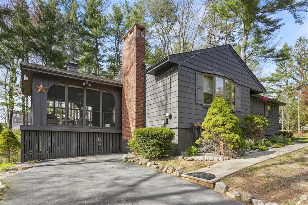 Unit for sale at 81 Elm St, North Reading, MA 01864