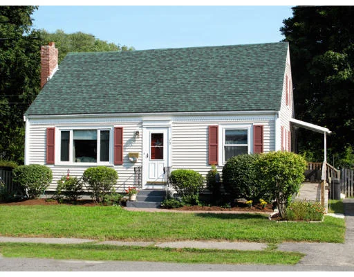 Unit for sale at 79 Thompson Rd, Weymouth, MA 02191