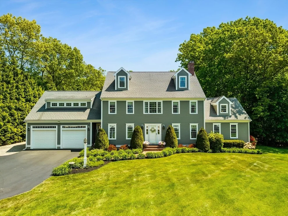 Unit for sale at 524 Elm St E, Raynham, MA 02767