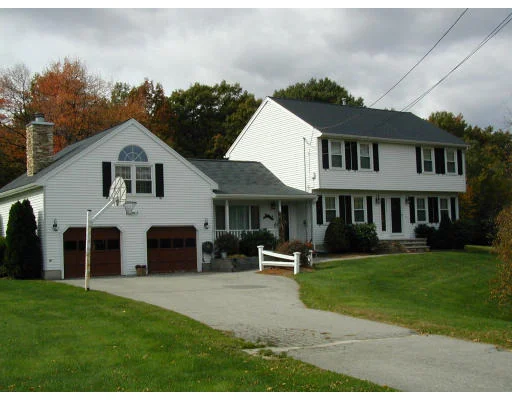 Unit for sale at 6 Paddock Lane, Dracut, MA 01826