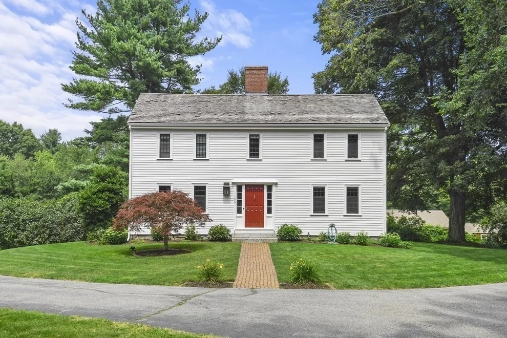 Unit for sale at 106 Reservoir St, Shrewsbury, MA 01545