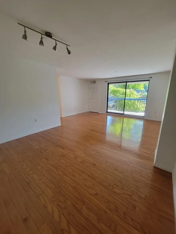 Unit for sale at 22 Railroad St, Andover, MA 01810
